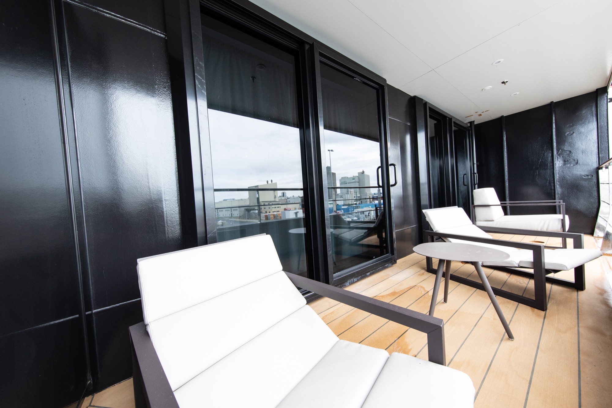 Quark Expeditions World Explorer Deluxe Suite 3.jpg